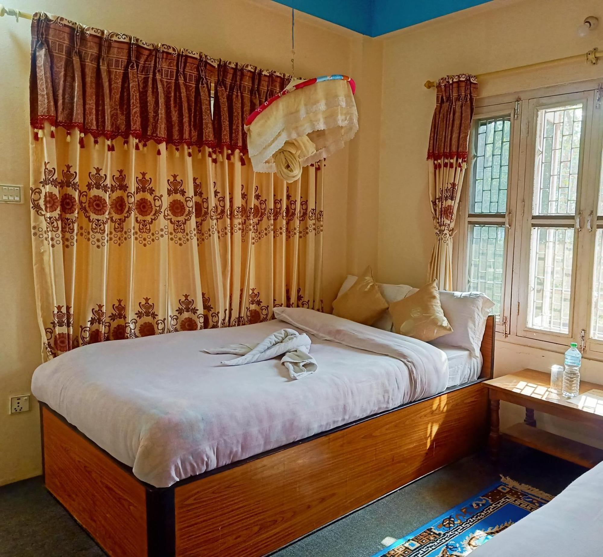 Hotel Rhinoceros-Homestay Sauraha Habitación foto