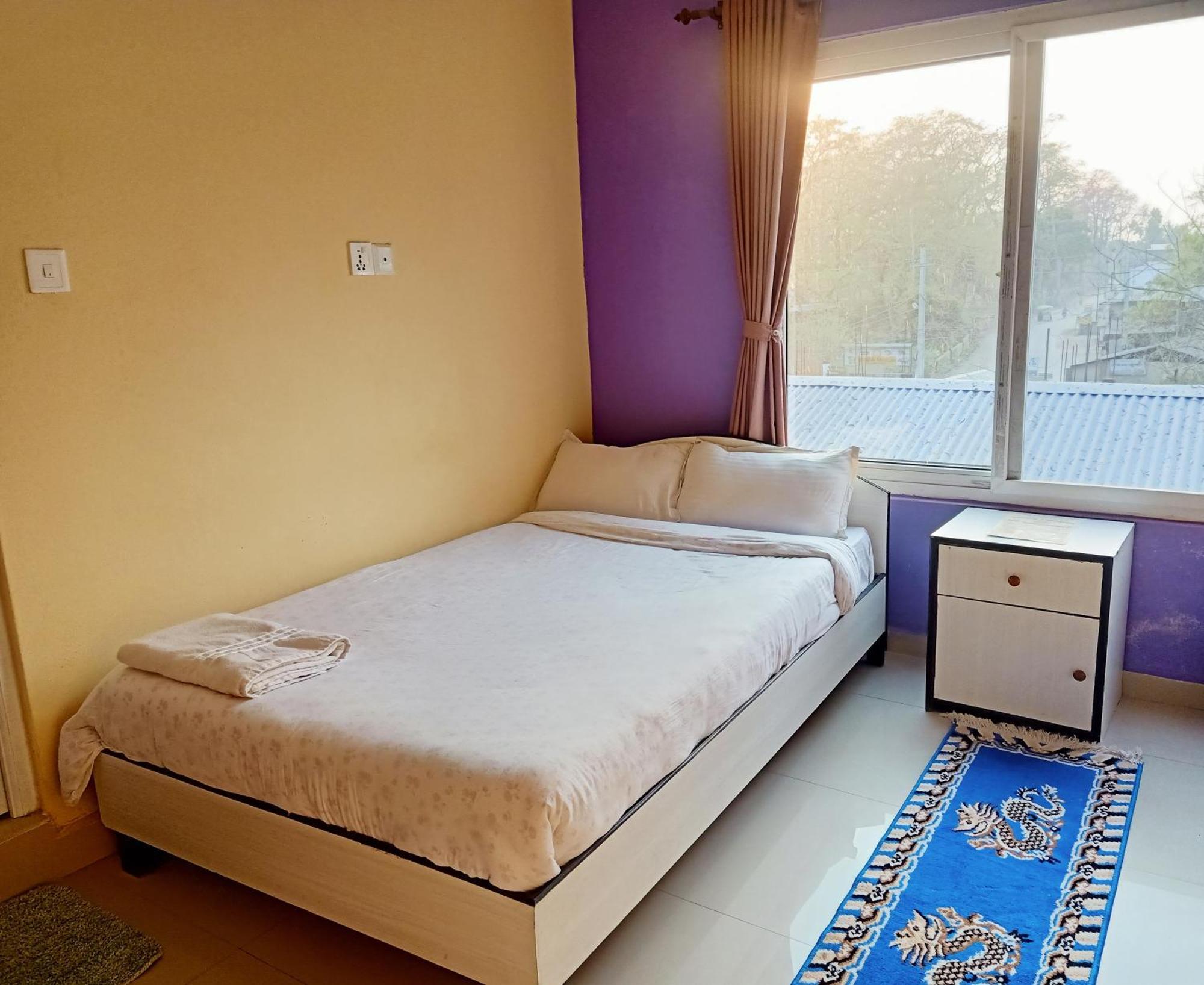 Hotel Rhinoceros-Homestay Sauraha Habitación foto